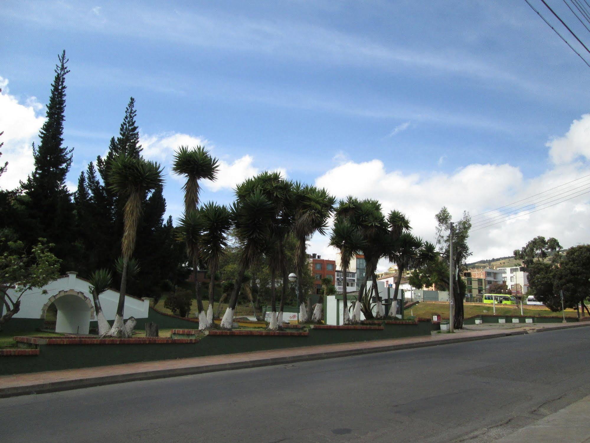 Hotel Parque Santander Tunja Eksteriør billede